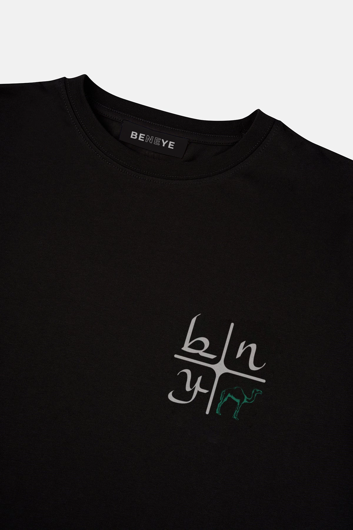 Deve Çöllerde - Tshirt - Siyah